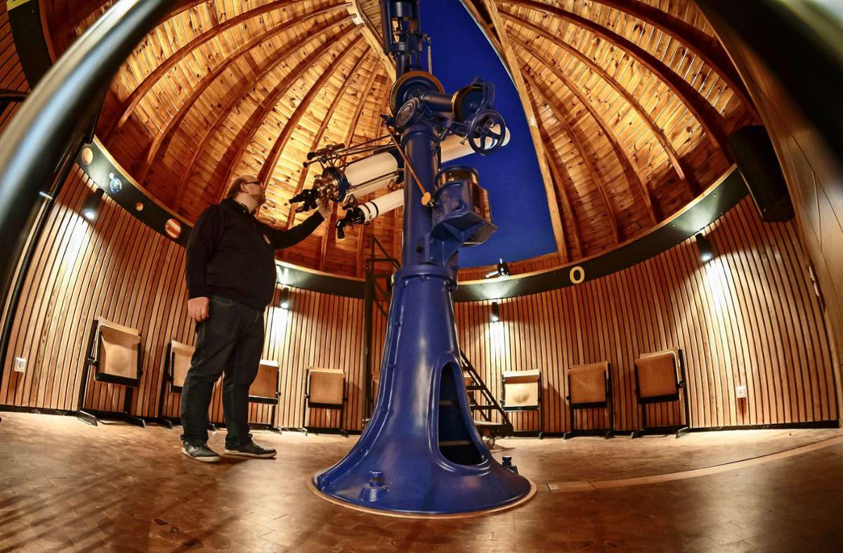 Auf das altehrwürdige Zeiss-Teleskop in der Stuttgarter Sternwarte ist Andreas Eberle besonders stolz.