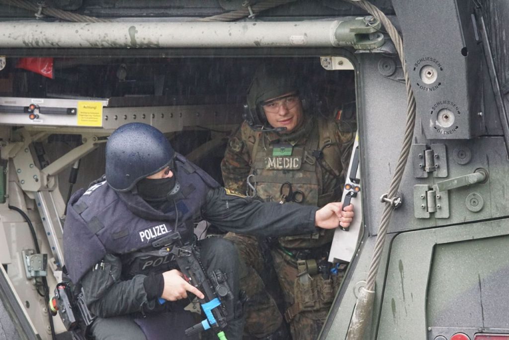 Jetzt mit Video: Polizei und Bundeswehr proben den Ernstfall