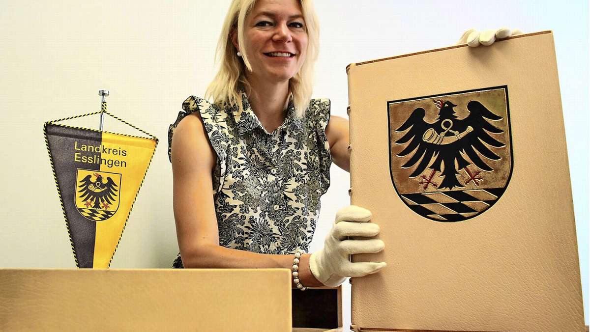 Goldenes Buch des Landkreises Esslingen: Wo sich nicht nur  Prominenz verewigt