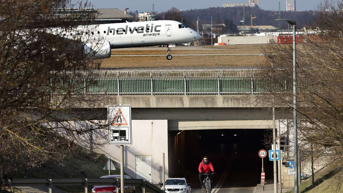 Pro & Contra: Ist die Sperrung des Flughafentunnels für Autos mutig oder gewagt?