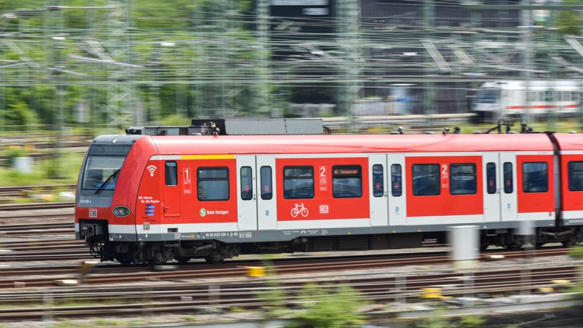 Bauarbeiten rund um Stuttgart: 80 Busse für Tausende Fahrgäste - Politiker kritisieren Sperrungen