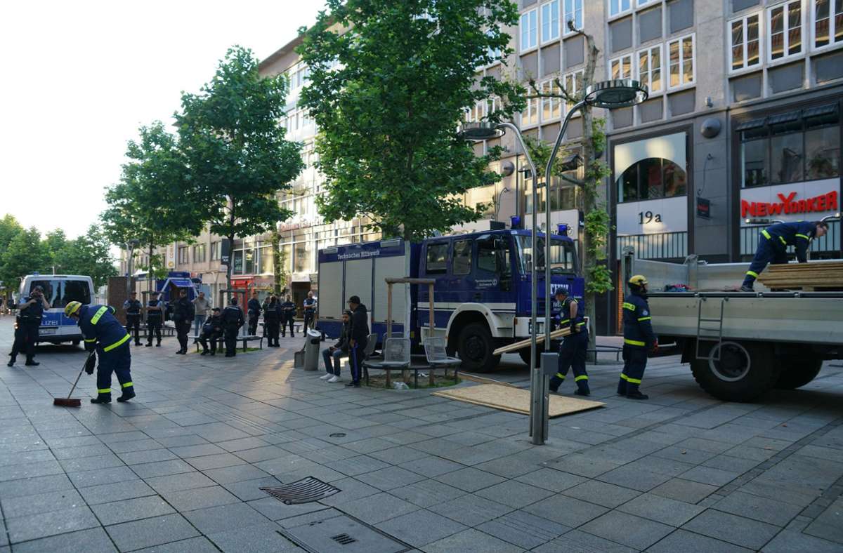 Randale in Stuttgart: Aufräumarbeiten in der Innenstadt laufen