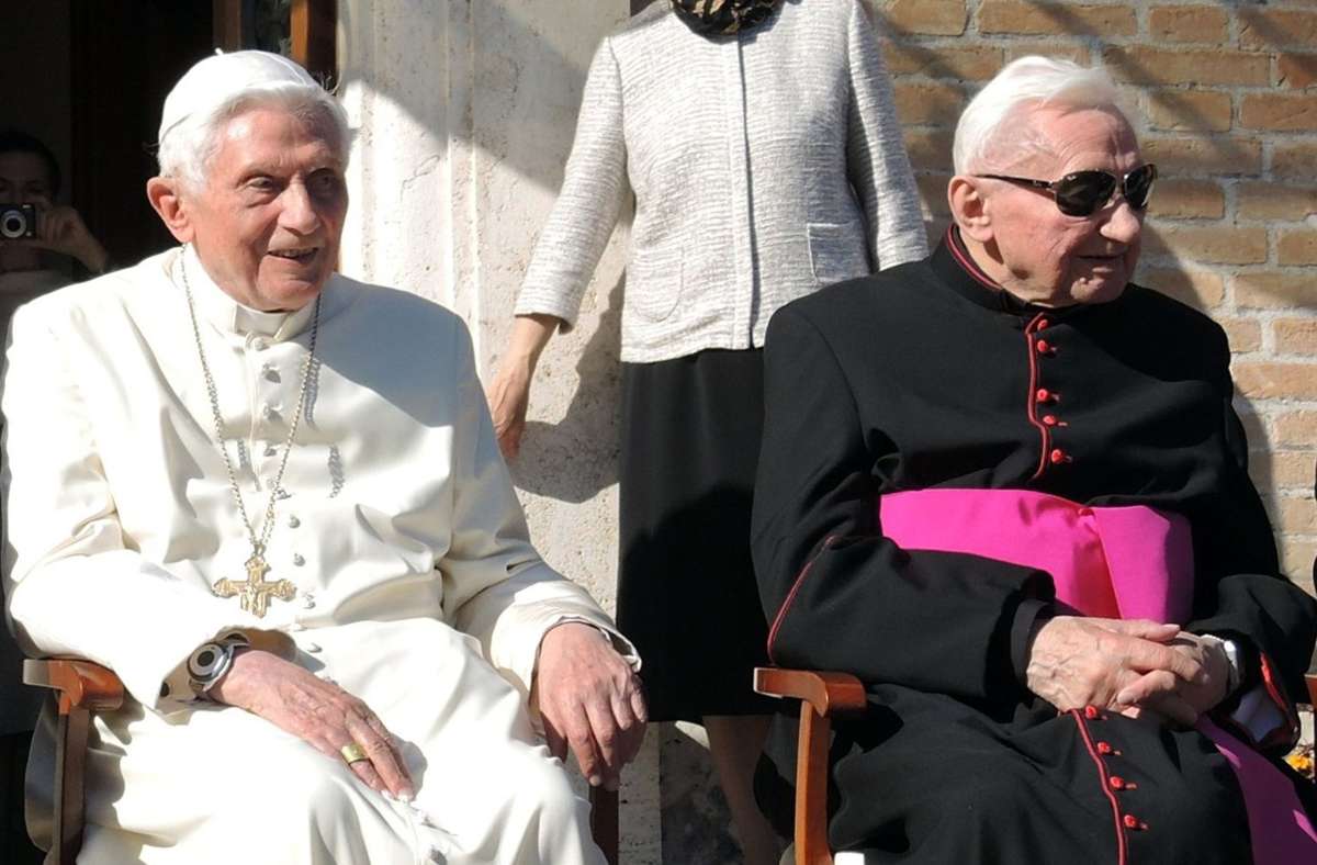 Besuch bei schwerkrankem Bruder: Emeritierter Papst Benedikt XVI. reist nach Regensburg