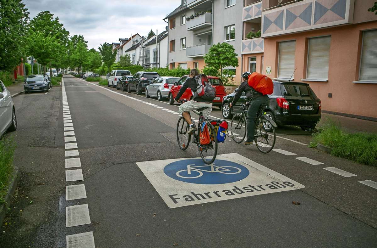 Die Fahrradstraße motiviert mehr Esslinger zum Umstieg auf zwei Räder. Foto: Roberto Bulgrin