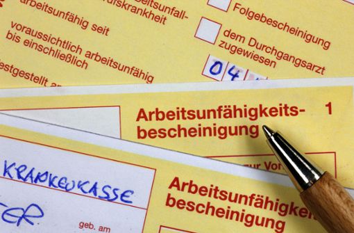 Der gelbe Zettel hat   für gesetzlich Versicherte ausgedient. Foto: dpa/Jens Büttner
