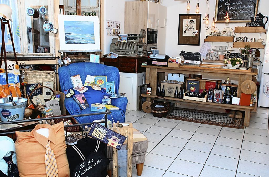 Kleiner Laden bietet Kunst, Kitsch, Kaffee und Kurioses – „Bereicherung für den Ortskern“: Kleiner Laden in Hohengehren bietet Kunst, Kitsch und Kaffee