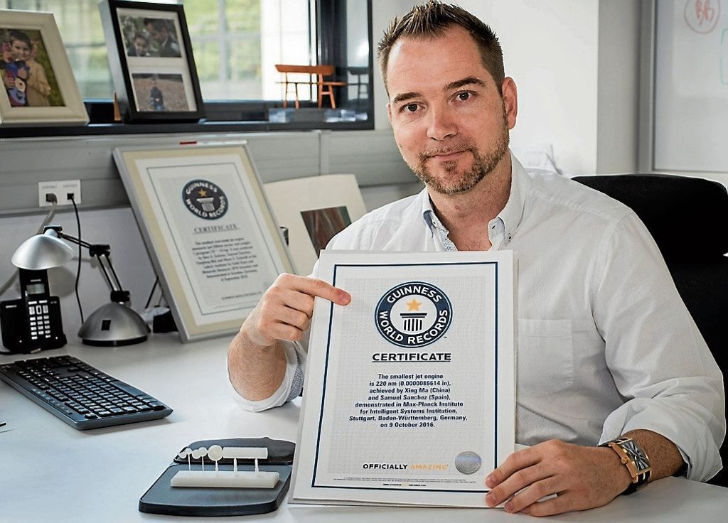 Samuel Sanchez Hat Es Mit Seiner Erfindung Ins Guinness Buch Der Rekorde Geschafft Der Kleinste Dusenantrieb Kommt Gross Raus Stuttgart Esslinger Zeitung