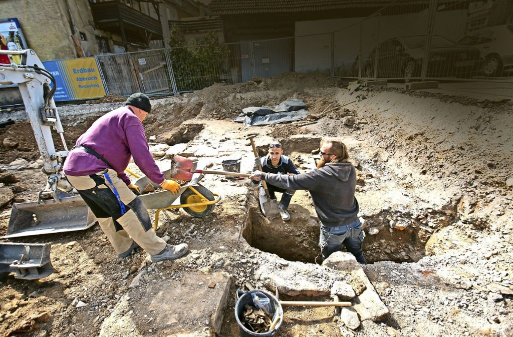 Archäologen haben spannende Funde bei ihren Grabungen gemacht: Spannende archäologische Funde unter Karstadt-Areal