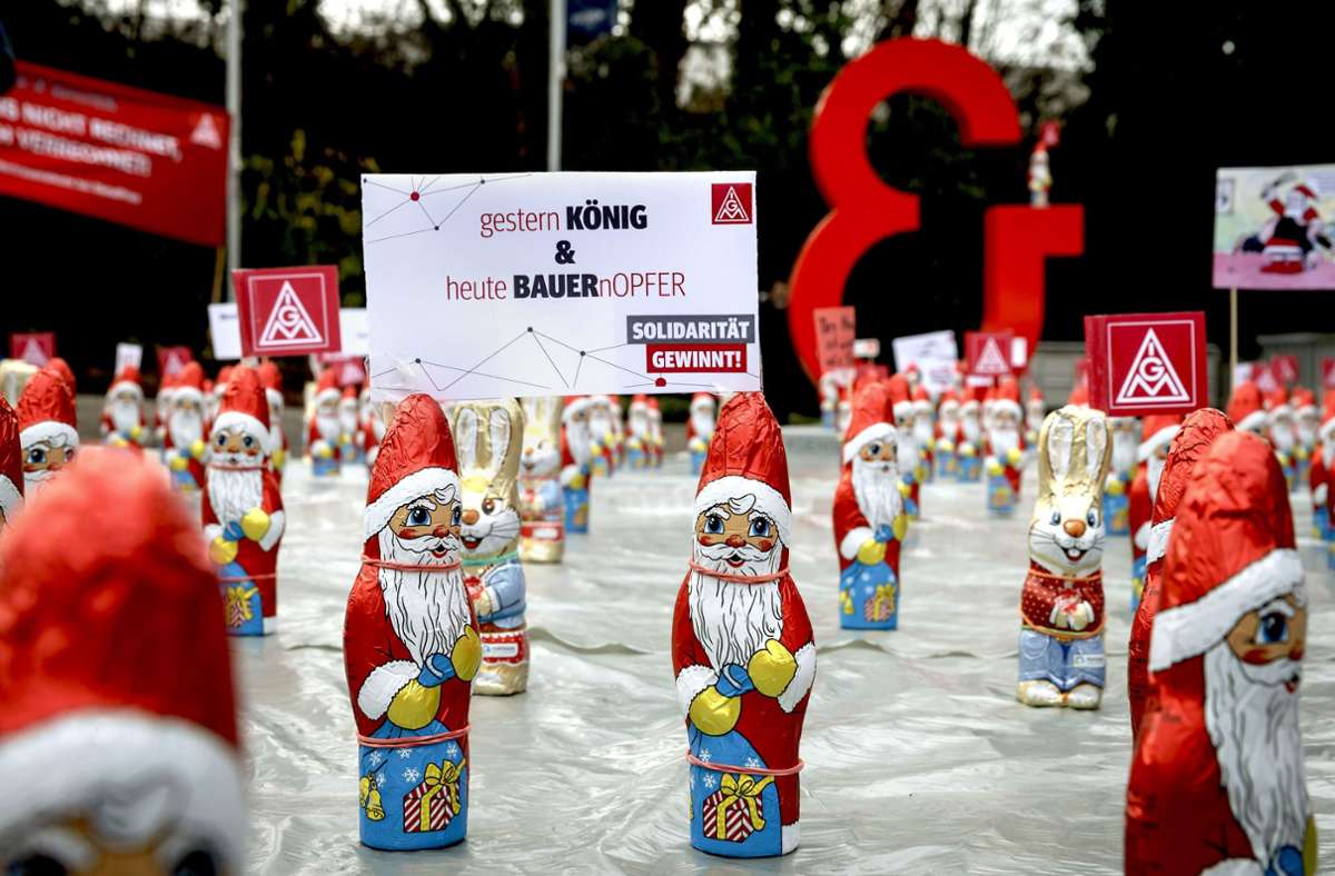 König & Bauer streicht Stellen: Demonstration  der Nikoläuse