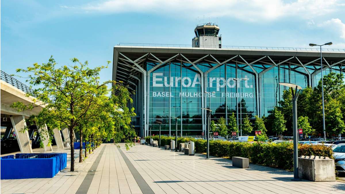 Schweiz: Flughafen Basel Mulhouse Freiburg wegen Bombendrohung gesperrt