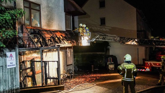 Brand drohte auf Wohnheim überzugreifen