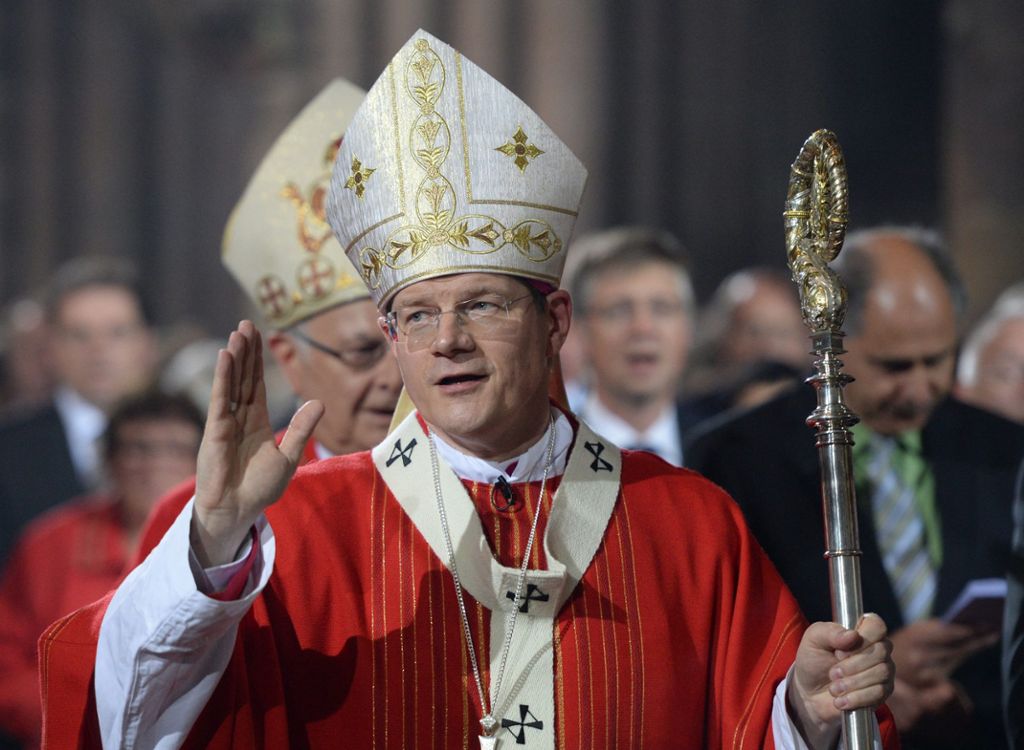 Verantwortliche und Täter hätten versagt: Erzbischof Burger bietet Missbrauchsopfern persönliches Gespräch an