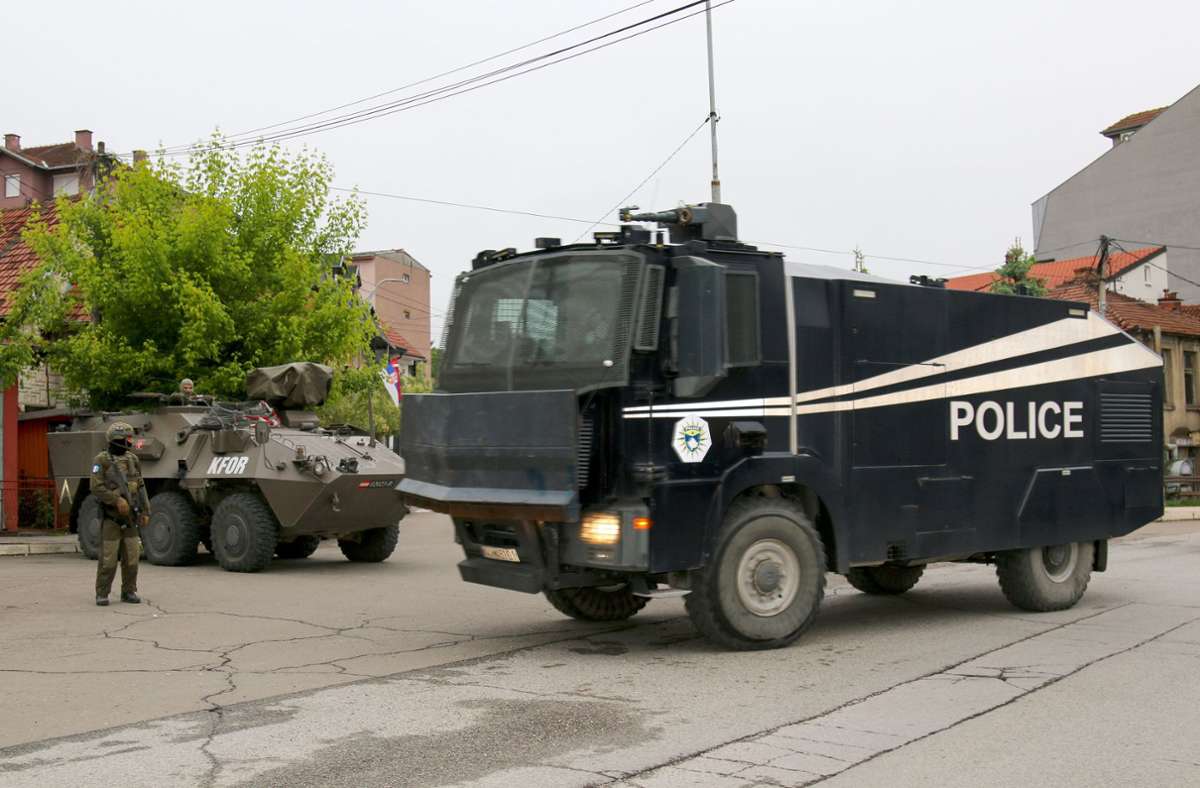 Spannungen im Kosovo: Ethnische Serben attackieren erneut kosovarische Polizisten