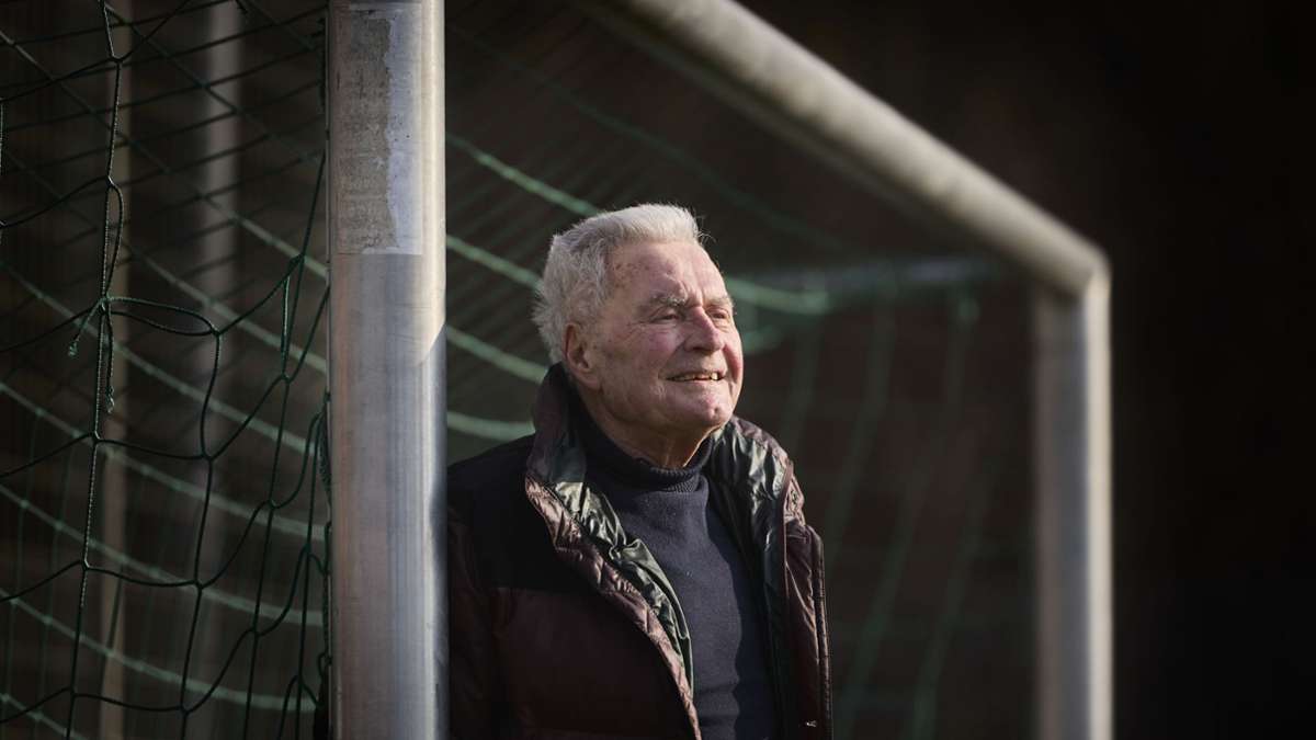 Heinz Aldinger wurde  1975 vom DFB zum „Schiedsrichter des Jahres“ gekürt