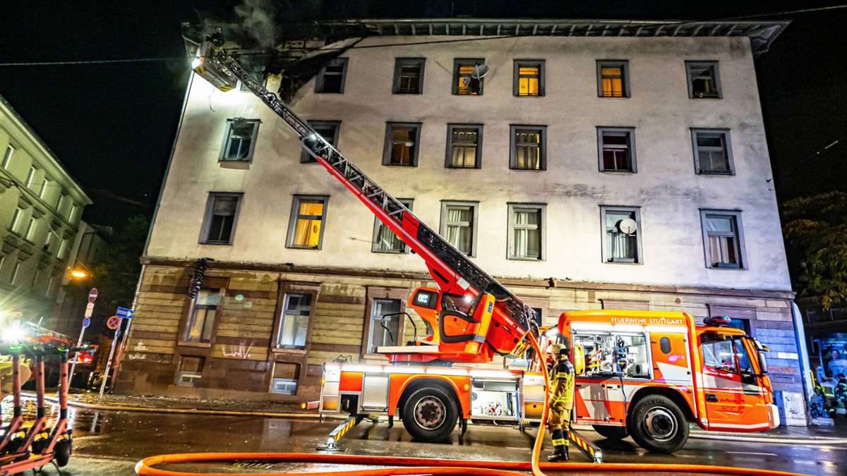 Stuttgart-Mitte: Feuerwehr rettet Kleinkinder aus brennendem Haus