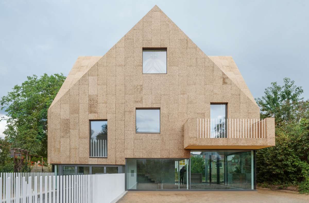 Wohnen in schönen Gebäuden: Außergewöhnliches Architektenhaus aus Kork