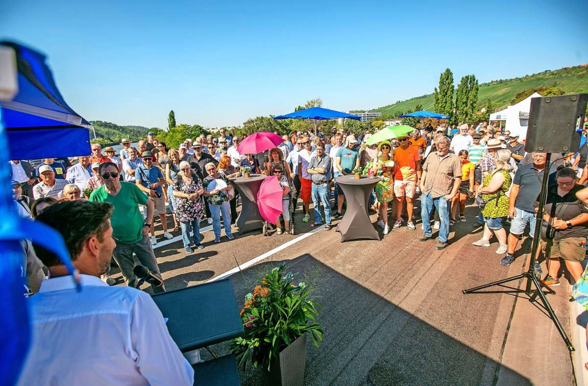 Eröffnung der Mettinger Brücke: Erst wird gefeiert, dann rollt der Verkehr