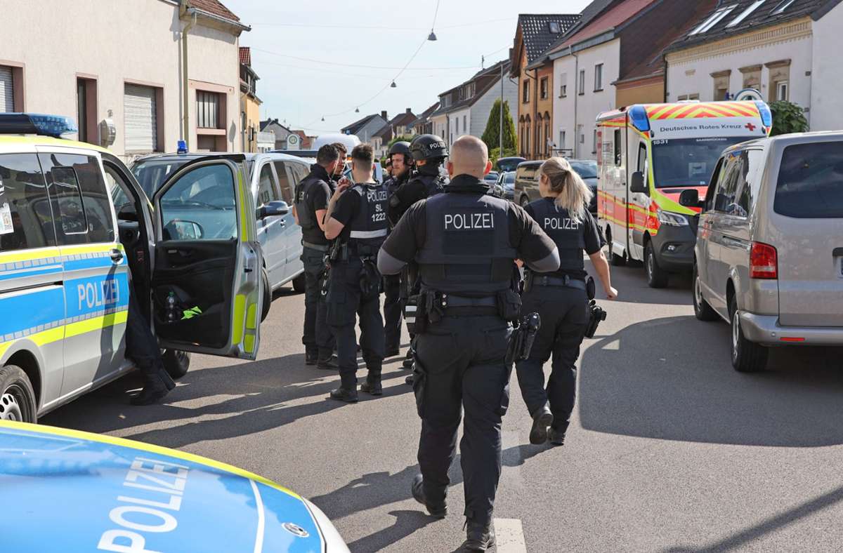 Saarbrücken: Nach Schüssen auf Polizisten – Verdächtiger tot