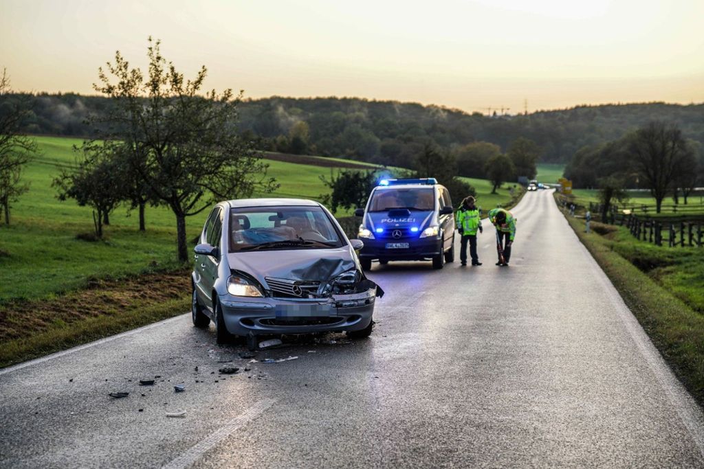 02.10.2019 Ein Auto ist auf der B 297 bei Kirchheim in den Gegenverkehr geraten. Es gab drei Verletzte.