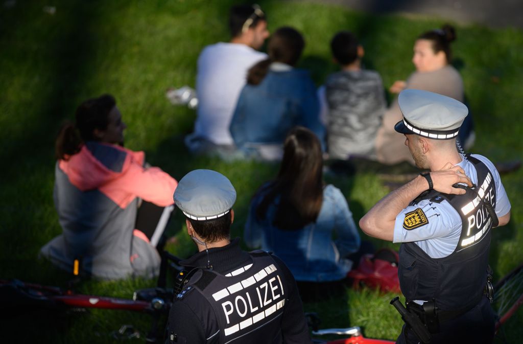Polizeipräsidium Reutlingen: 130 Verstöße gegen Corona-Verordnung am Wochenende
