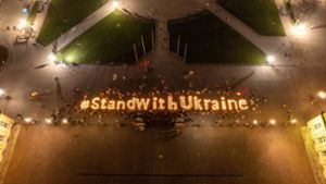 Tausende Kerzen gegen den Ukraine-Krieg