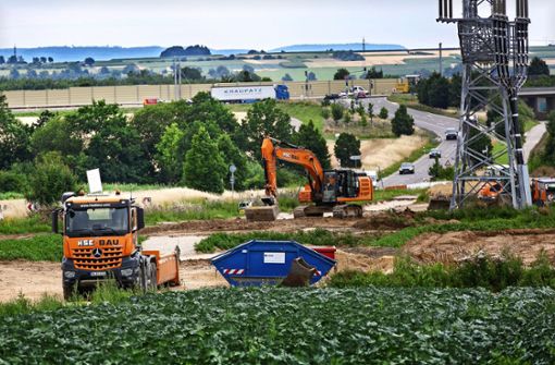 Verkehrsgünstig gelegen ist der künftige Gewerbepark „Scharnhausen West“.  Die Hochbauarbeiten sollen 2024 beginnen. Foto: Ines Rudel