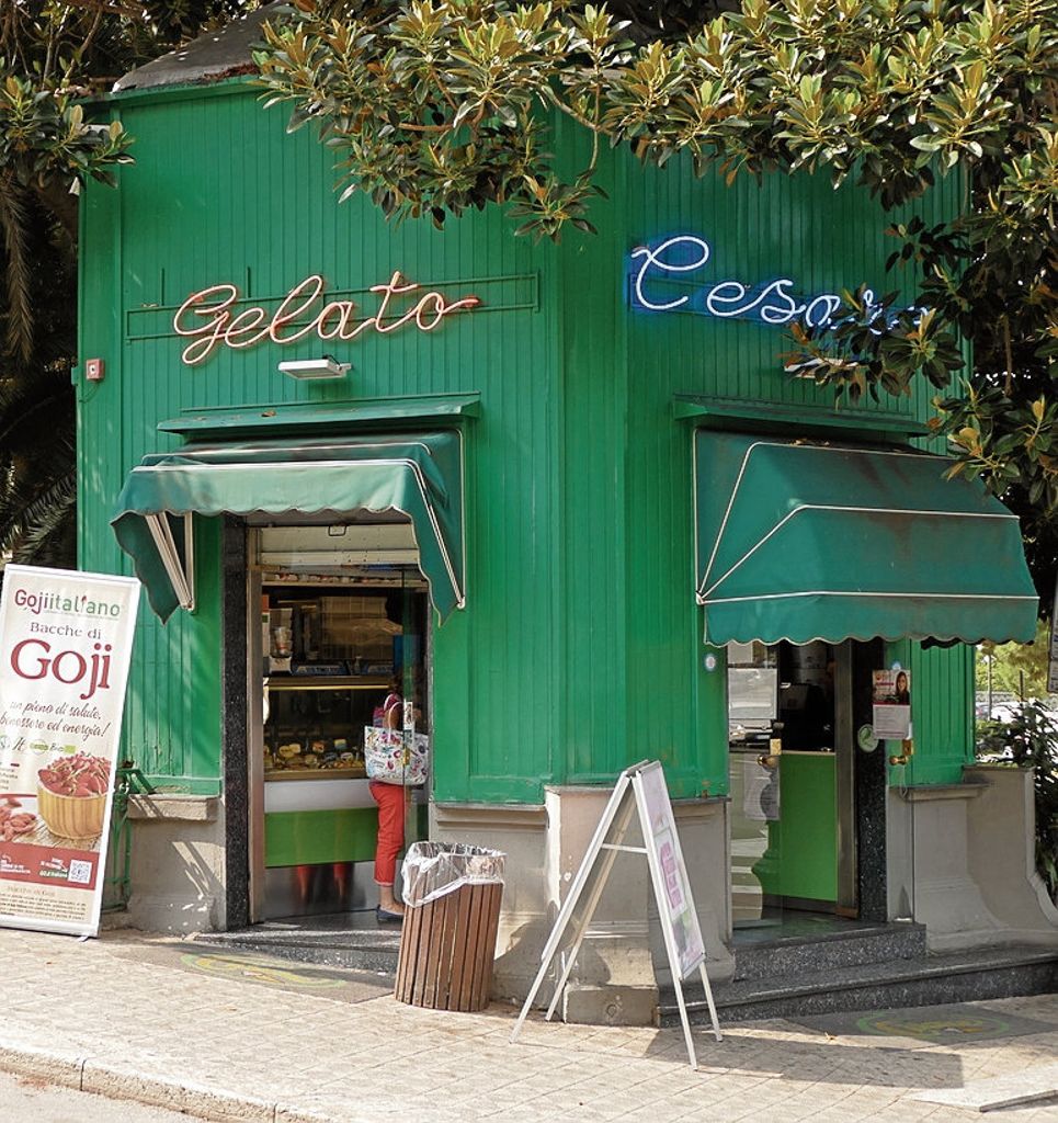 Ein „Kiosk“ in der Altstadt von Reggio di Calabria. Hier bietet Europas bester Eishersteller seine Kreationen an.