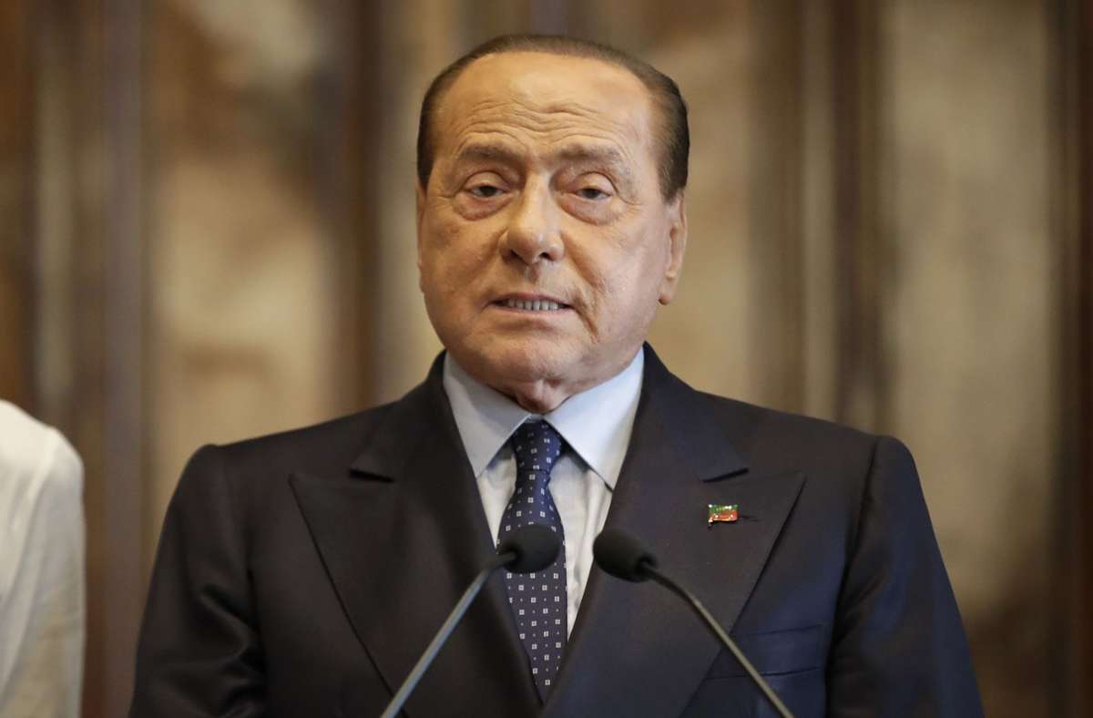 Nach Corona-Infektion: Silvio Berlusconi liegt mit Lungenentzündung im Krankenhaus