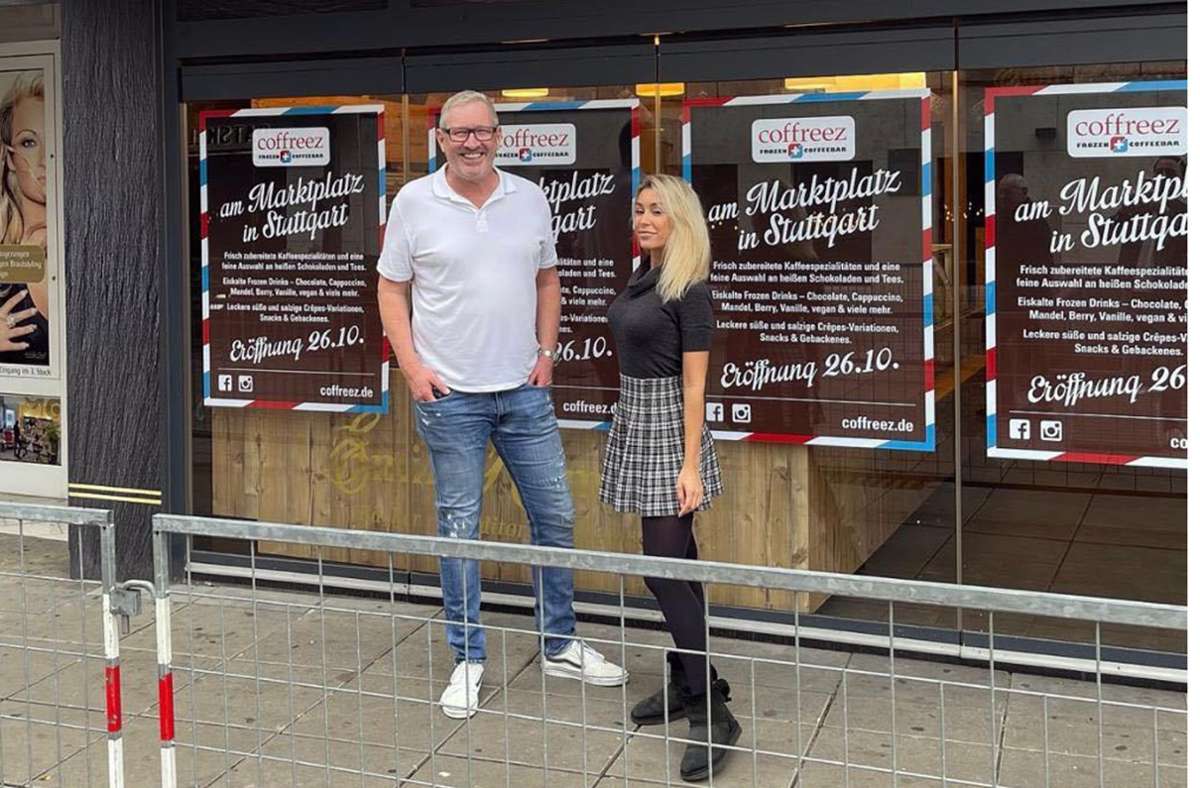 Stefan Gauß und seine Tochter Noemi Su Gauß eröffnen am Marktplatz  in den früheren Räumen der Bäckerei Reimann ihre Cafébar Coffreez. Foto:  