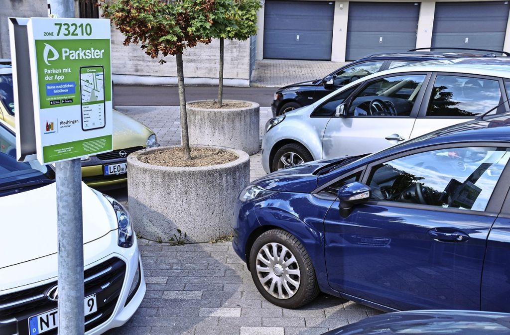 Am Neckarknie kann man die Parkgebühr digital bezahlen: Parkapp: Smartphone statt Kleingeld in Plochingen