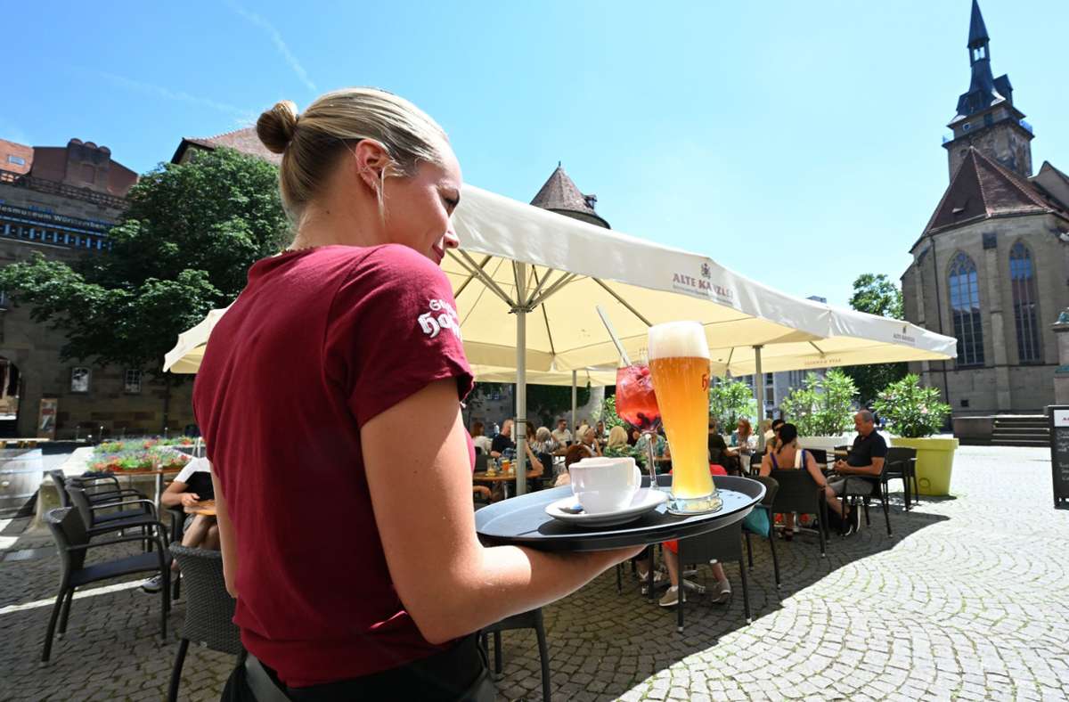 Baden-Württemberg: Gastgewerbe ächzt zur Sommersaison unter Personalmangel