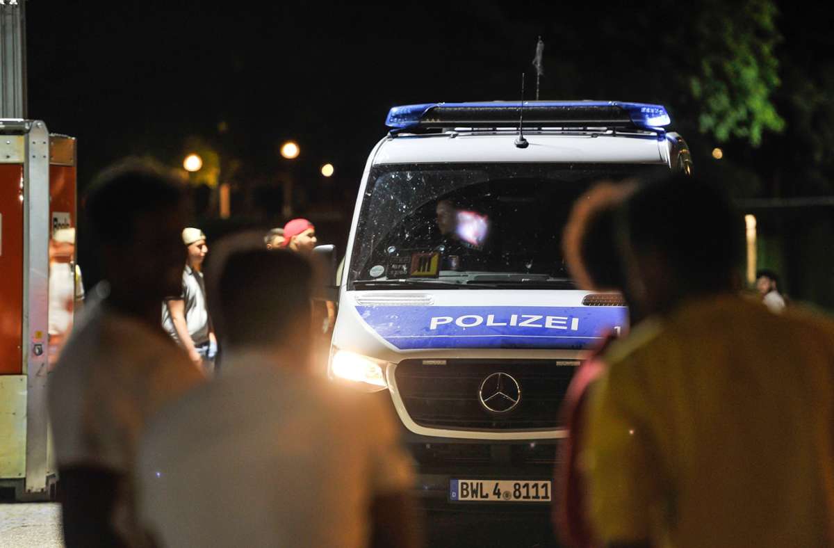 Krawallnacht in Stuttgart: Soziologe kritisiert   Randale-Aufarbeitung von Politik und Polizei