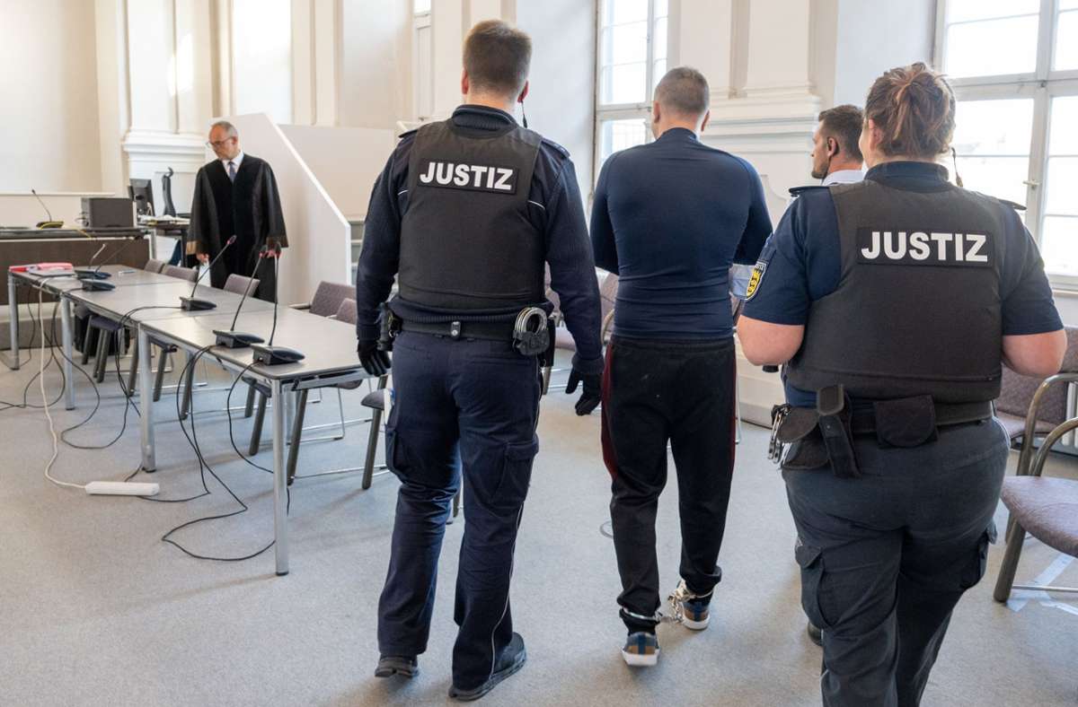 Prozessbeginn in Ellwangen: Hat 35-Jähriger seinen schlafenden Nachbarn in Heidenheim erschlagen?
