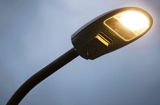 In Weinstadt sind 58 Prozent der Straßenbeleuchtung auf LED umgerüstet. Foto: dpa/Fabian Sommer