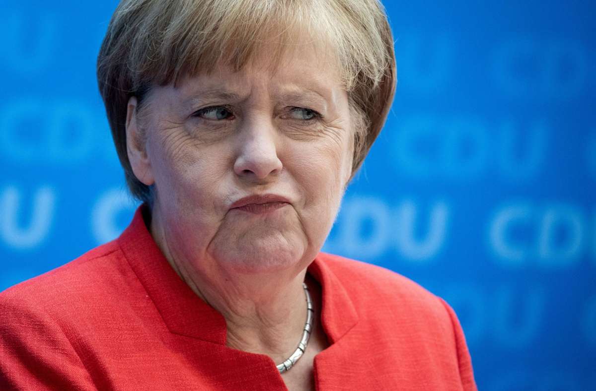 Von toten Vögeln und einem Merkel-Gedicht: Faktencheck - kuriose Falschbehauptungen im Netz
