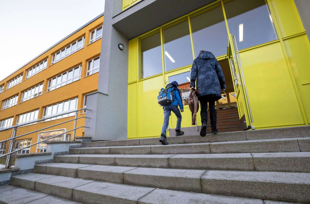 Unruhe vor Schulöffnung in Stuttgart: Klarere Ansagen sind nötig