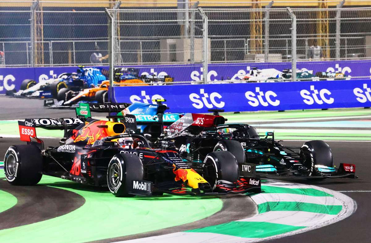 WM-Kampf Lewis Hamilton gegen Max Verstappen: Rennleitung der Formel 1 steht in der Kritik