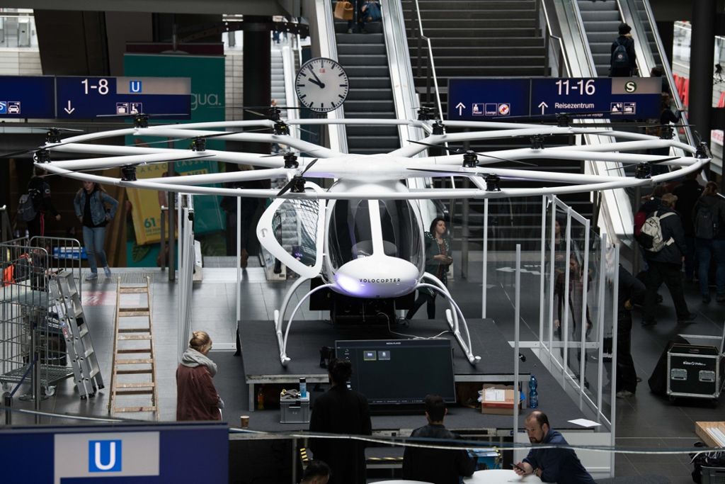 Fluggeräte sollen in smoggeplagten Megacities zum Einsatz kommen: Geely steigt bei Daimlers Flugtaxi-Beteiligung Volocopter ein