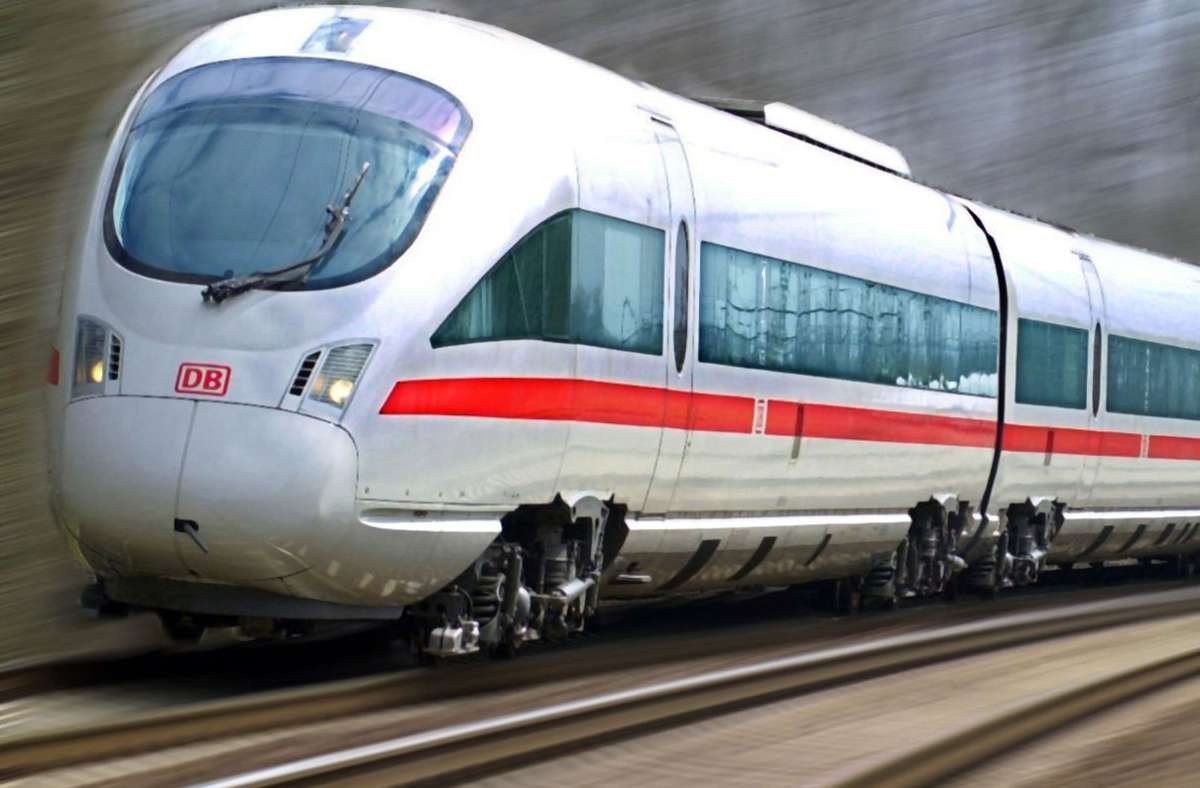 ICE von München nach Ulm: Mann attackiert Zugbegleiter – Reisende zeigen Zivilcourage