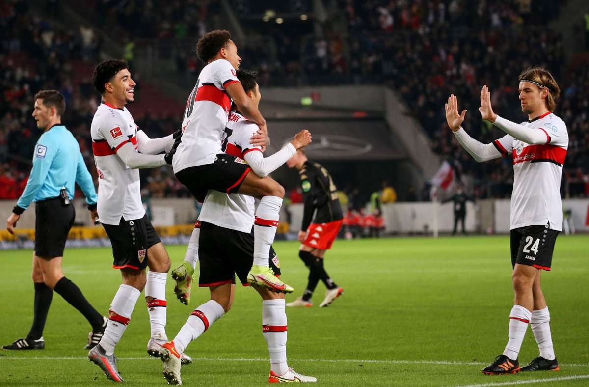 Ito und Sosa sorgten für den Erfolg der Schwaben gegen Mainz. Foto: Pressefoto Baumann/Julia Rahn