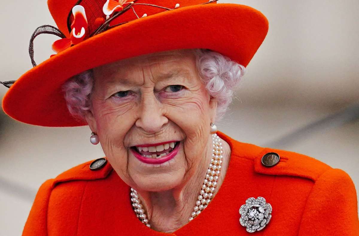 Anreise zum „Platinum Jubilee“: Queen kreist 15 Minuten im Flieger über London