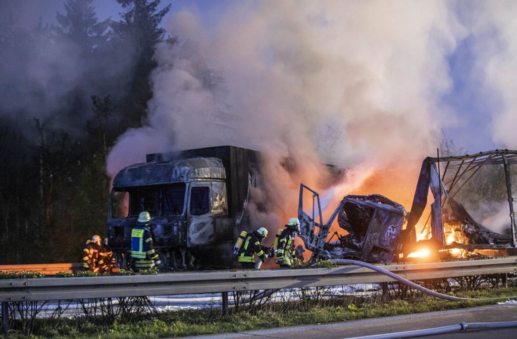 Unfälle mit Lkw bei Ellwangen: A7 könnte in Teilen bis Mittwochabend gesperrt bleiben