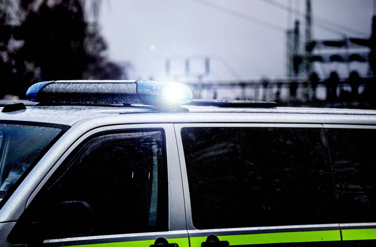 Polizei Stuttgart sucht Zeugen: Angefahrener Junge verschwindet nach Unfall