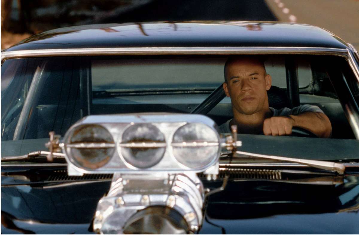 Vin Diesel als Dominic Toretto in einem aufgemotzten Dodge Charger