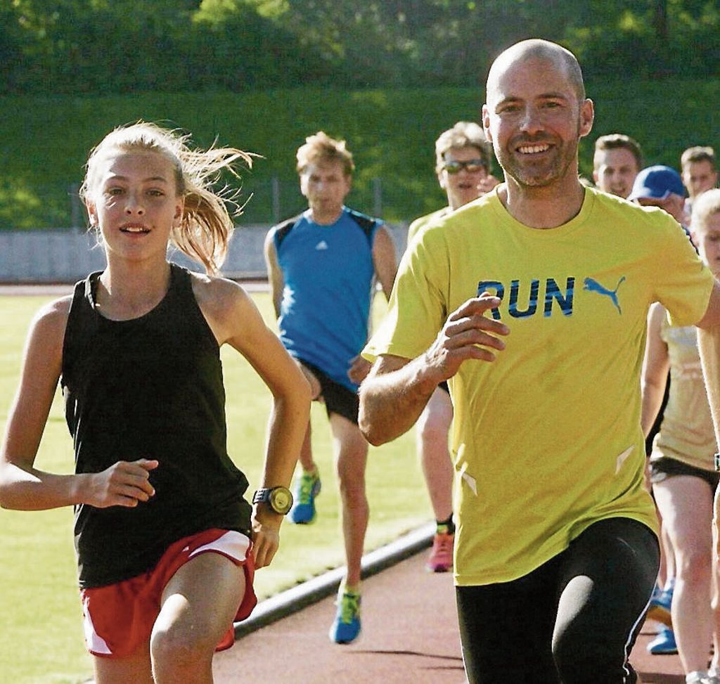 Erfahrene Läufer geben allen Ratschlägen, die daran Interesse haben: Trainingstipps von zwei Experten