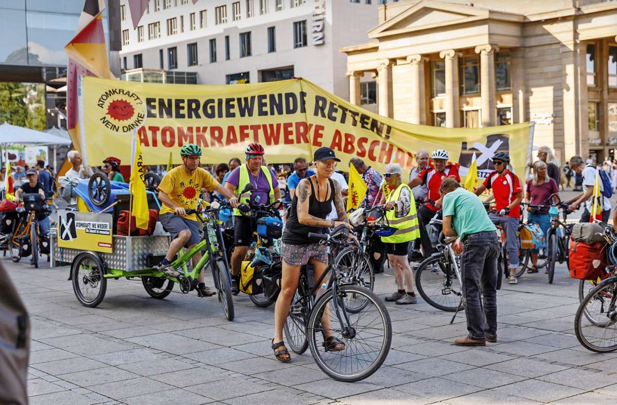 Demonstrationen in Stuttgart: Atomkraftwerke sollen keine Zukunft haben