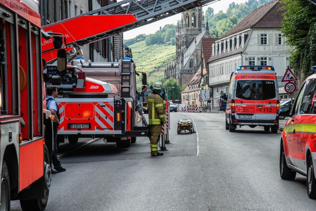 10.06.2018 Mann stürzt in Esslingen drei Meter in die Tiefe und wird schwer verletzt