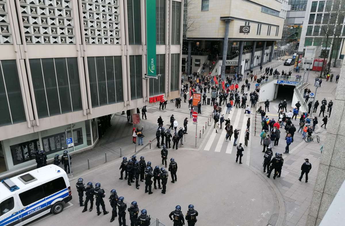 Demonstrationen in Stuttgart: So sieht die Zwischenbilanz der Polizei aus