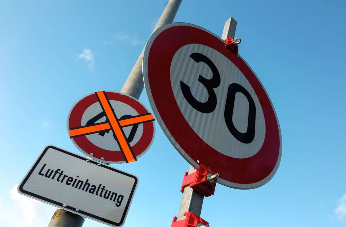 Abstimmung zu Tempo 30 in Stuttgart: Gemeinderat fordert Entscheidung von OB