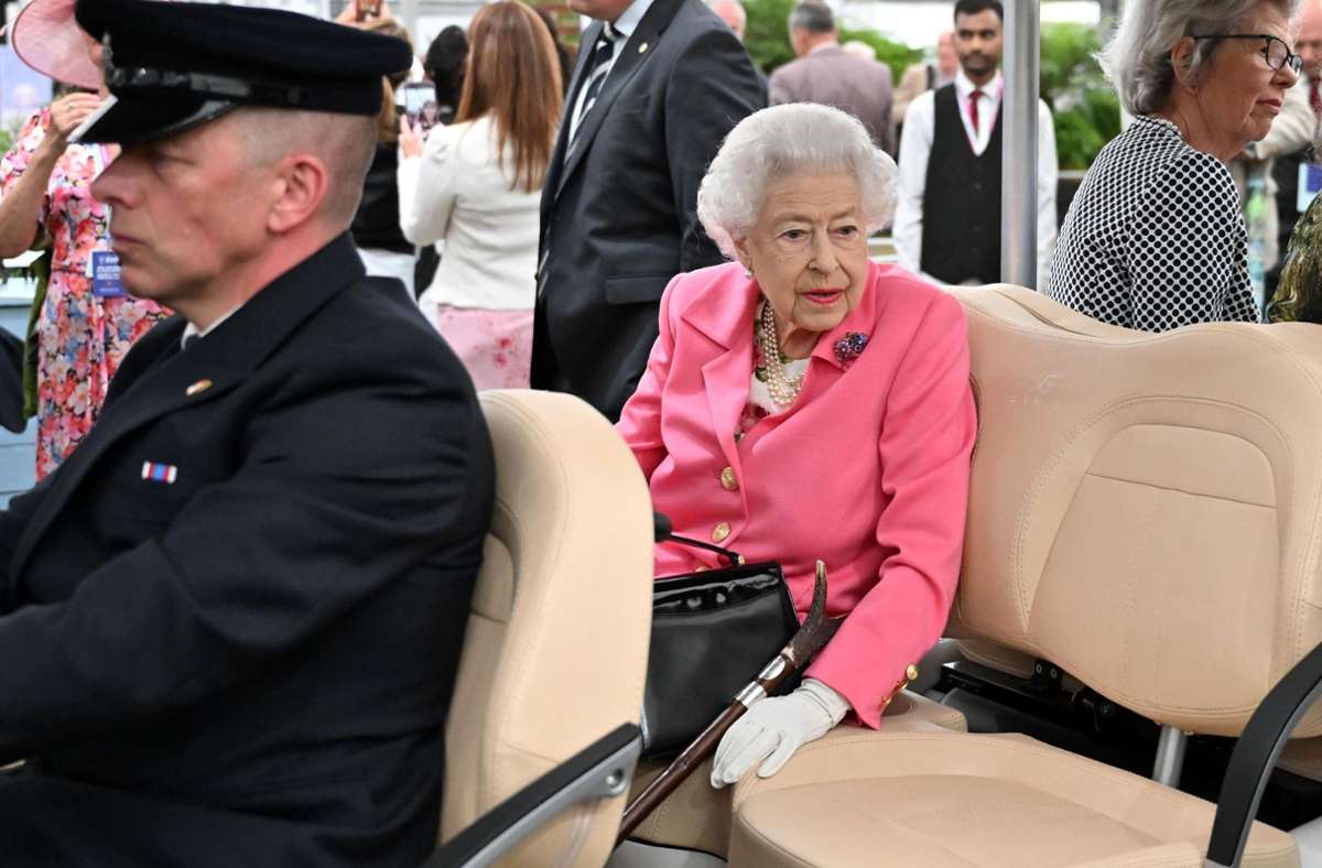Bis zuletzt war unklar, ob die Queen auftauchen würde.